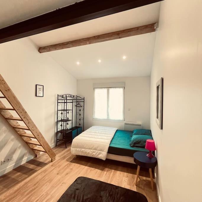 Orly Shelter Apartment Exterior photo